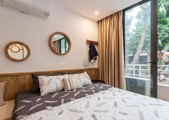Train Street View- Amber-Touched & Private Self-Check-In Apartment